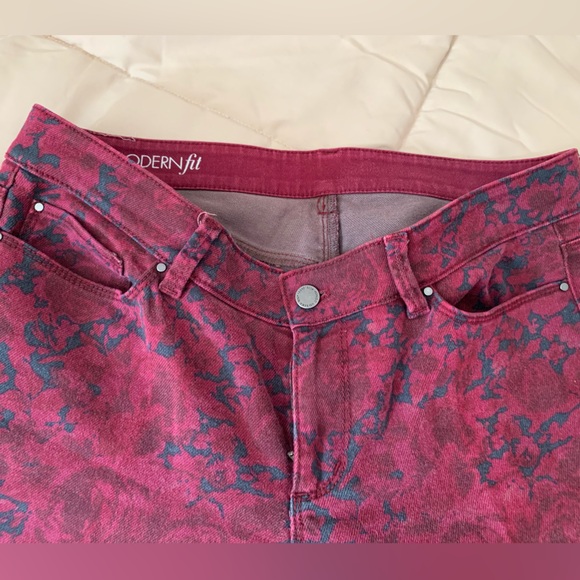 Ann Taylor Modernfit Jeans, W12, Wine/Dark Gray Camouflage. Vintage - Picture 3 of 8